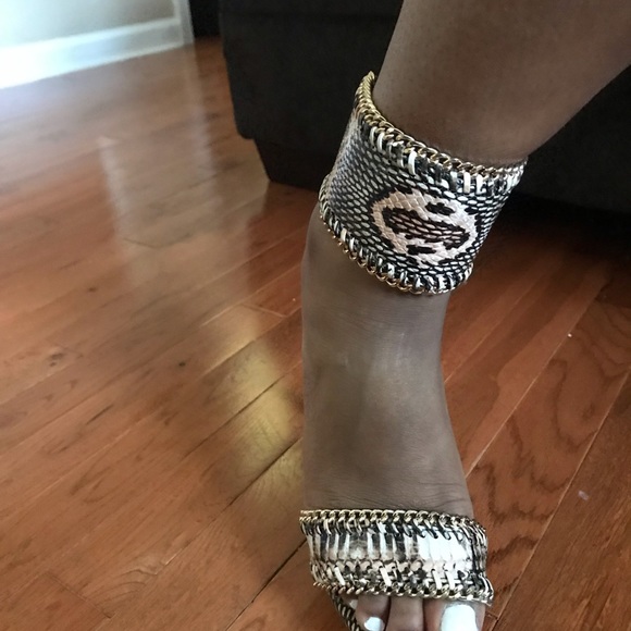 Shoes - Picture 4 of 4